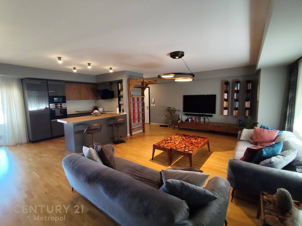APARTAMENT 3+1 PER QIRA NE NJE REZIDENCE PRIVATE PRANE TEG