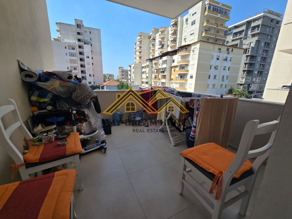 Shitet Apartament 2+1 – Rrota e Kuqe, Durrës