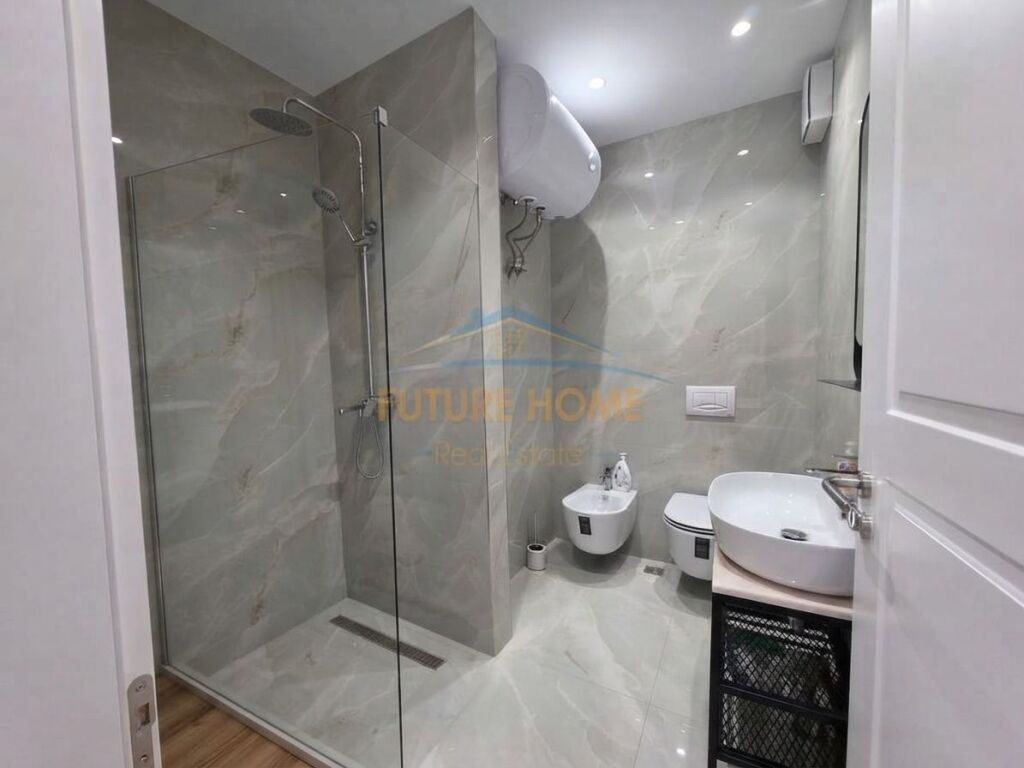 Qera,Apartament 2+1,Komuna e Parisit