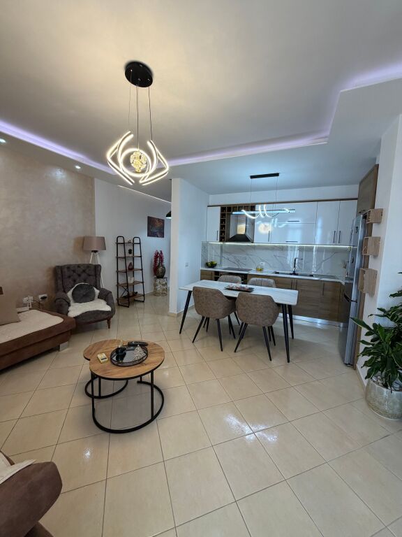 Shitet Apartament 2+1 Rruga Besim Alla