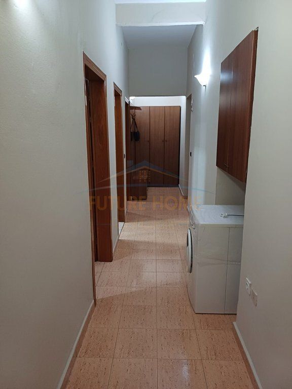 Shitet, Apartament 2+1, Sheshi Wilson, Tiranë