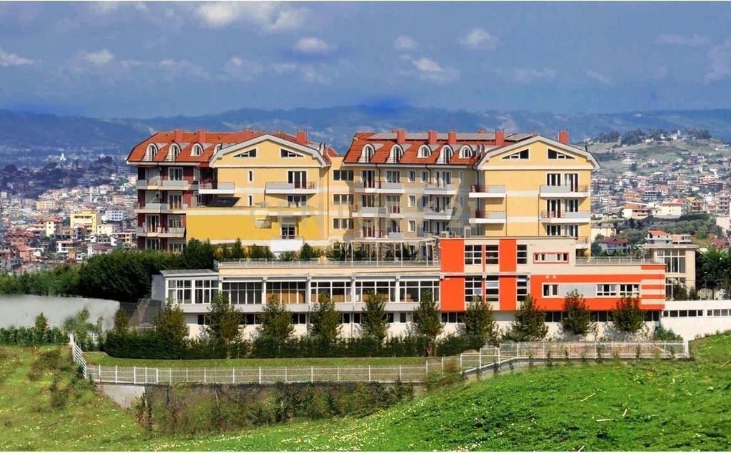 FARKE, HOTEL PER QIRA