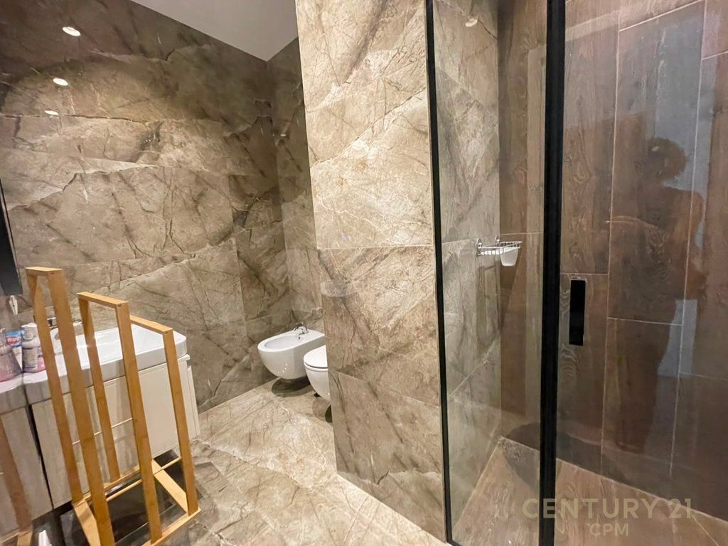 Apartament 2+1 + Parkim per Qira