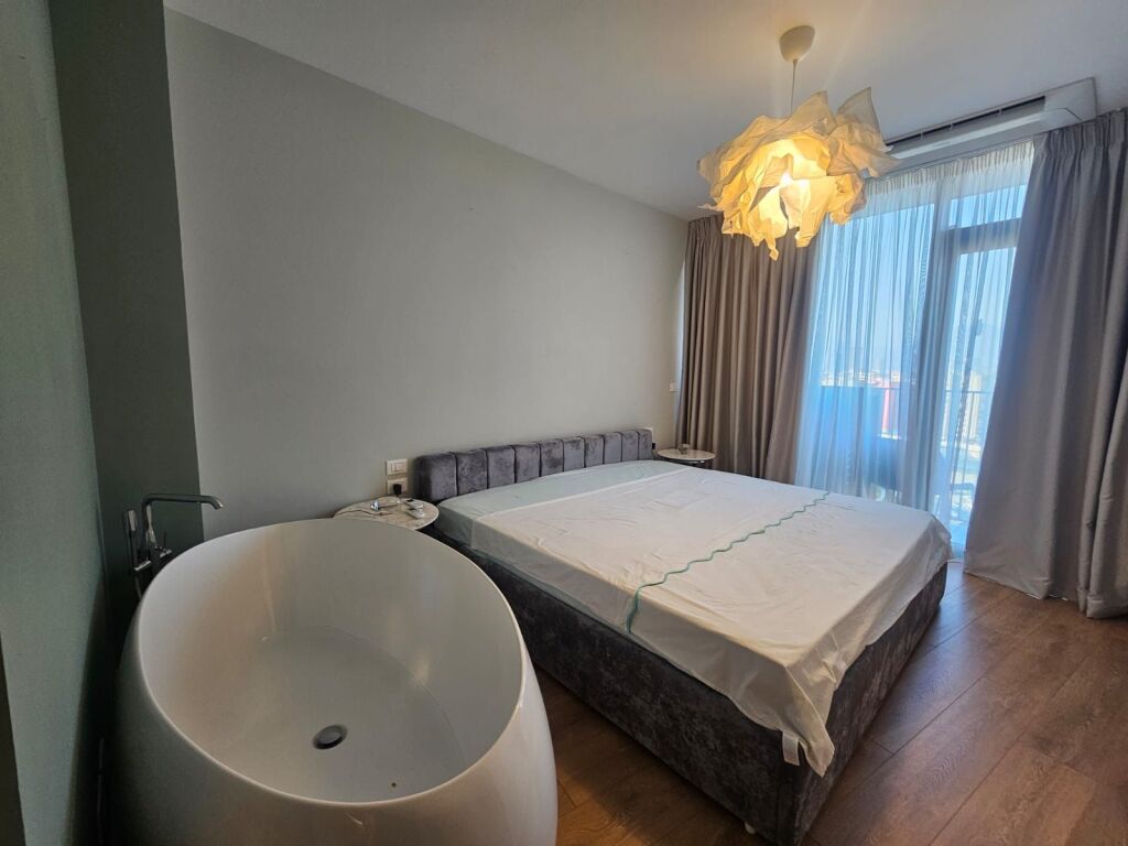 Apartament 2+1 me qira tek Lake View!