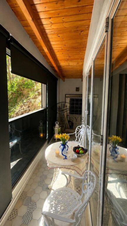 JEPET ME QIRA DUPLEX NË QENDËR TË DURRËSIT  + 2 POSTE PARKIMI !
