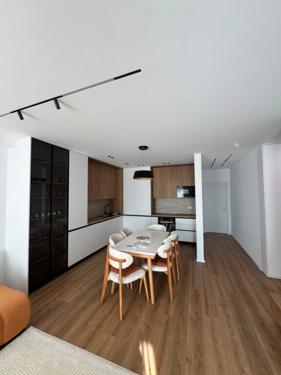 Jepet me qira apartamet 2+1+2 tek Kompleksi Aura