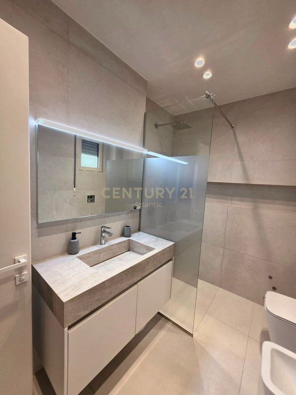 Shitet, Apartament 1+1+Post Parkimi, Perla Resort 235,000 €