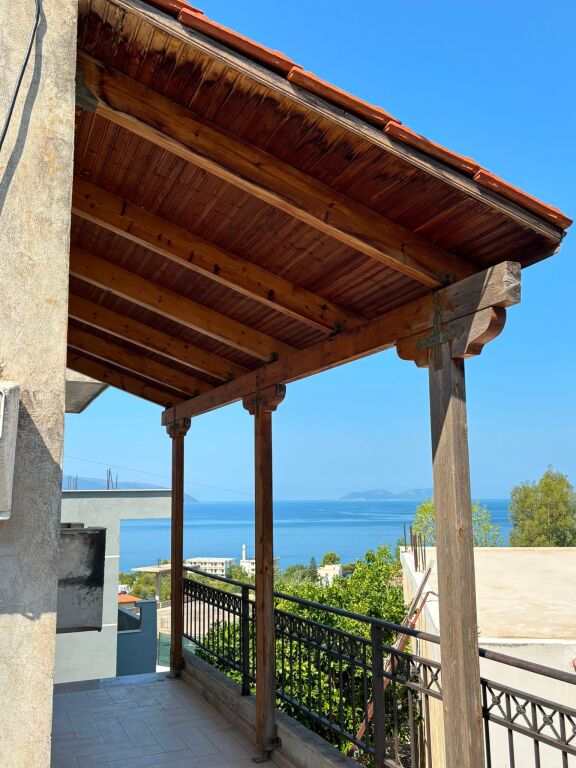 Ndërtesë me Pamje nga Deti në Shitje në Vlorë