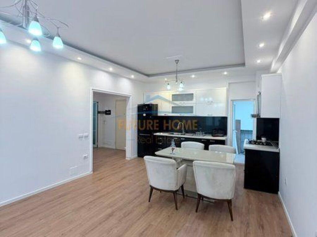 Shitet, Apartament 2+1, Kopshti Zoologjik, Tiranë.