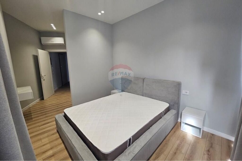 Apartament 3+1 per qira tek Liqeni i Thate!