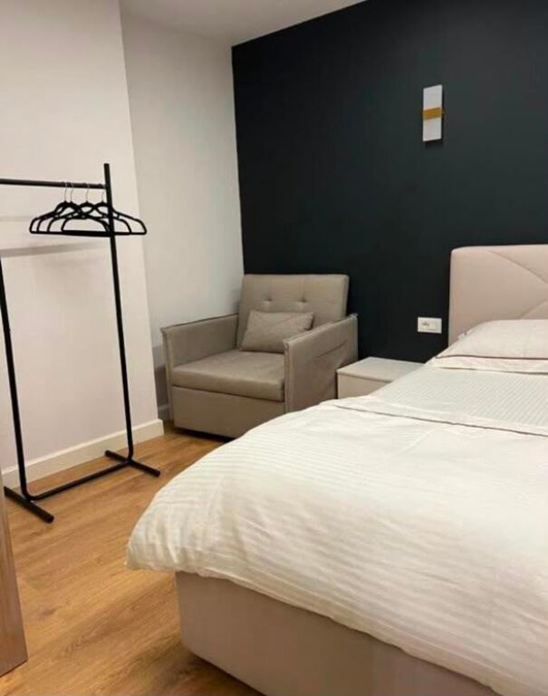 🌊 APARTAMENT ME QIRA – RRUGA E PORTIT, DURRËS