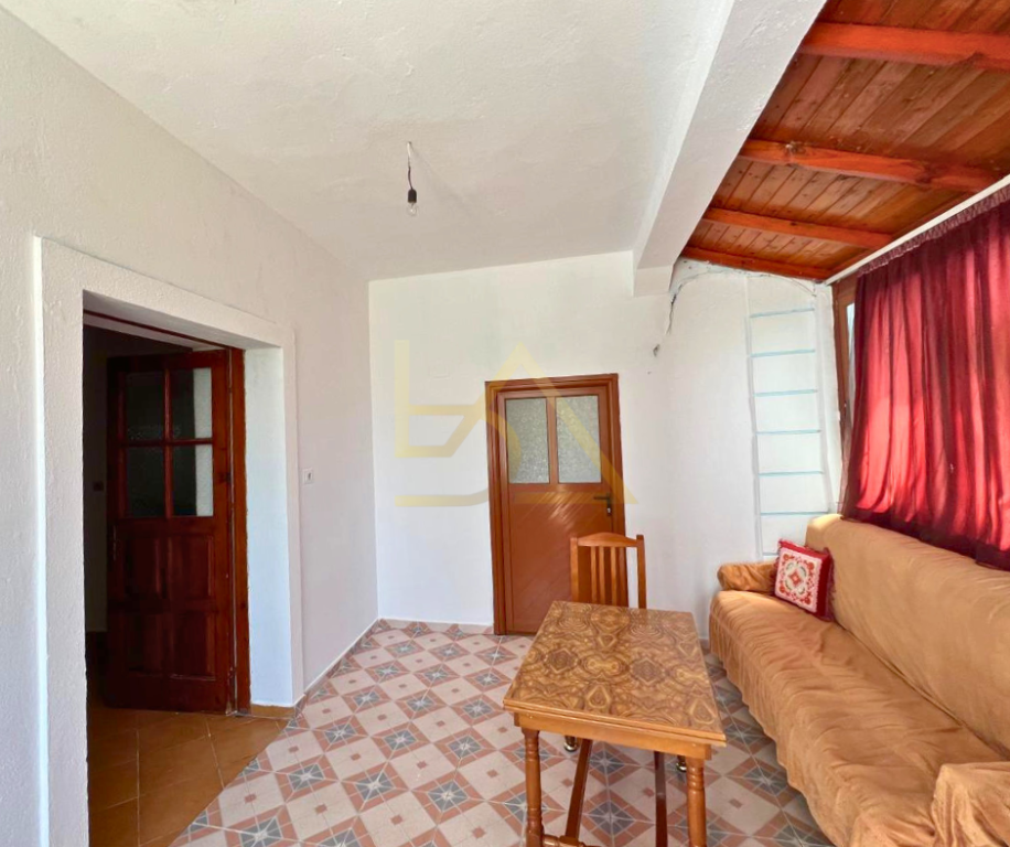 Shtëpi 3+1 për Shitje – Kotë, Vlorë