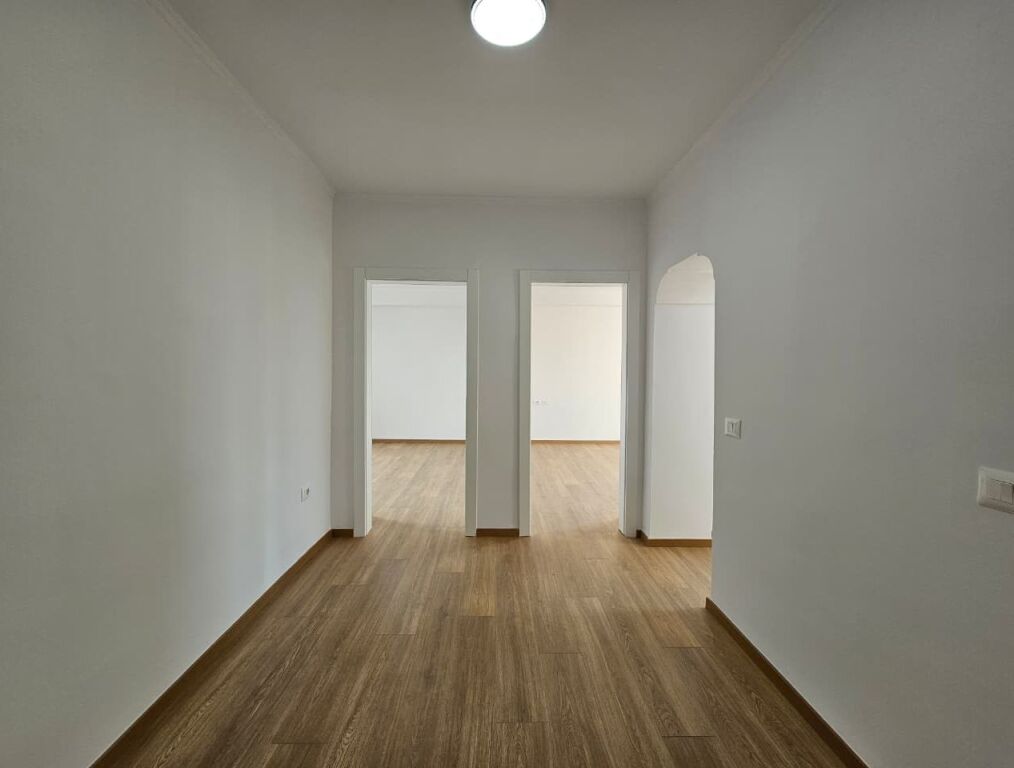 Apartament 1+1 per shitje tek Medreseja!