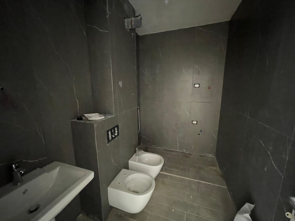 In vendita, Appartamento 1+1, Complesso Ndregjoni, Tirana . Empire72919