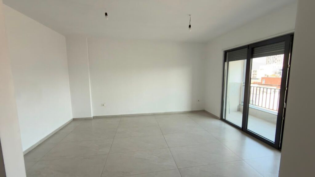 Qera, Apartament 3+1+2, Kompleksi Ndregjoni, Tirane . Empire72914