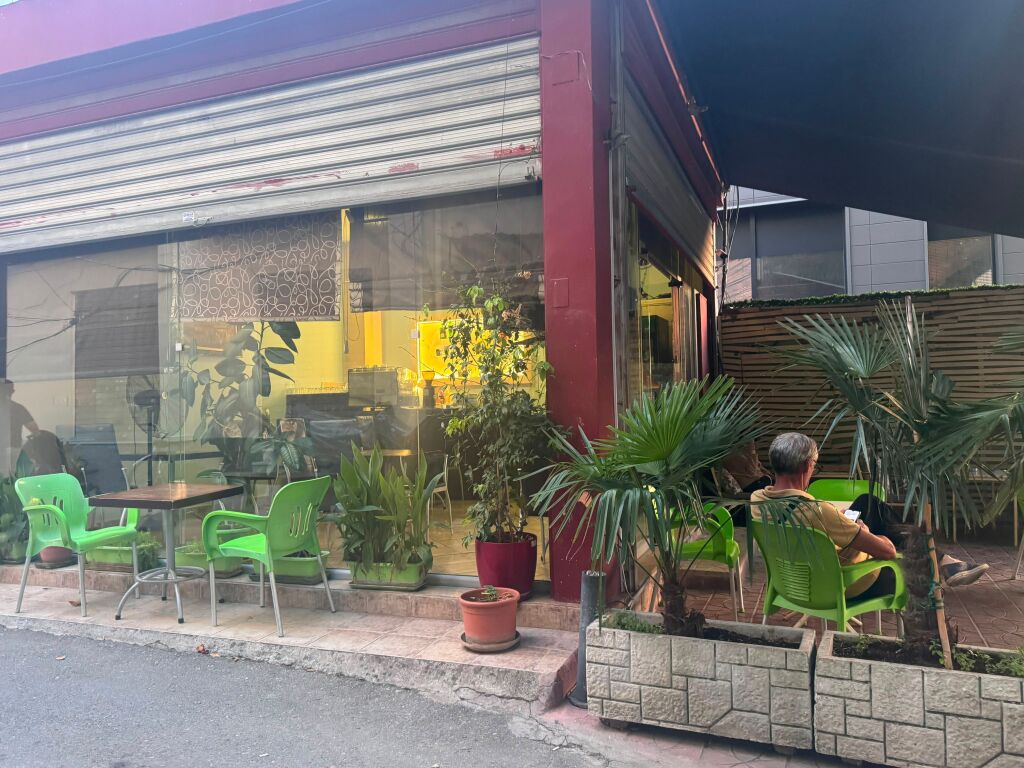 Ambient Biznesi 70 m² në Kati 0 – Fasade Xhami 📍 në Rrugë Kryesore