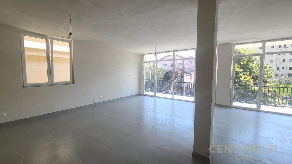 Ufficio in affitto al 2° piano – Bulevardi i Ri