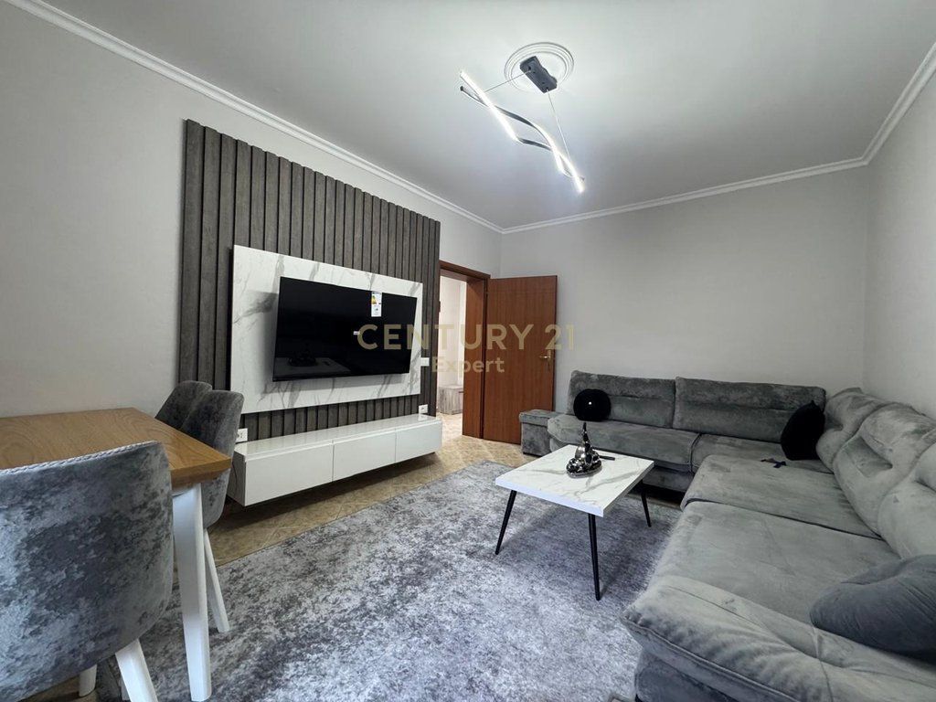 APARTAMENT 2+1 PER QIRA, RRUGA E DURRESIT 700 € /Muaj 70,000 Lekë /Muaj