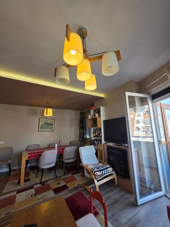 Apartament 2+2+2 në shitje – Plazh, pranë Rrugës Pavarësia