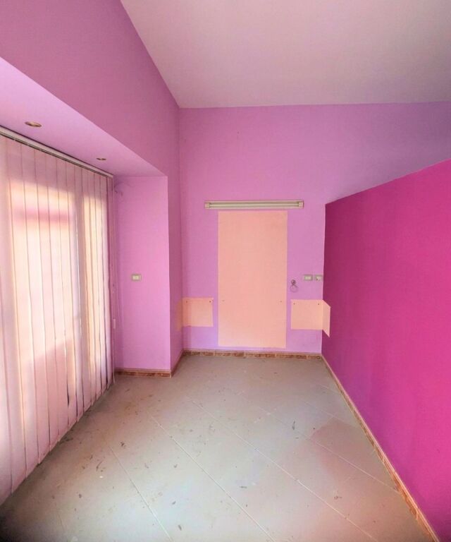 VENDITA AMBIENTE COMMERCIALE 75m² a Vlora
