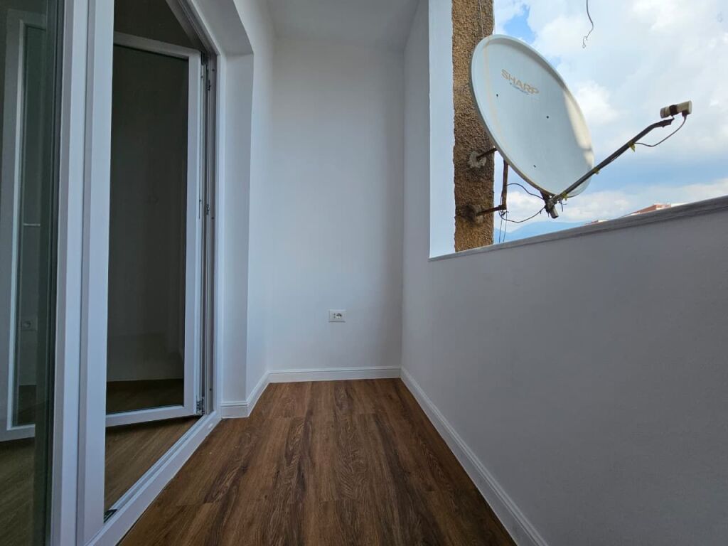 Apartament 1+1 per shitje tek Medreseja!