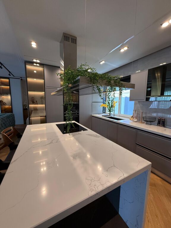 Shitet Apartament luksoz 2+1+ Parkim📍Liqeni i Thate