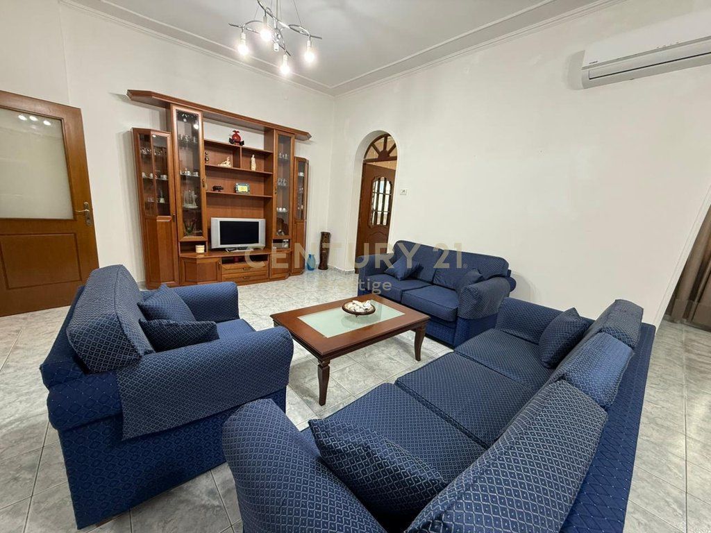 APARTAMENT 2+1 ME QIRA ISH-BLLOKU, TIRANE