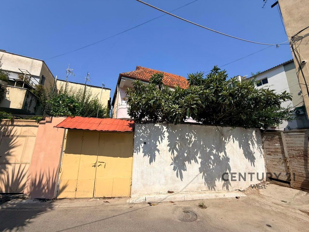 2-STOREY VILLA FOR SALE – DIBRËS STREET, MEDRESE
