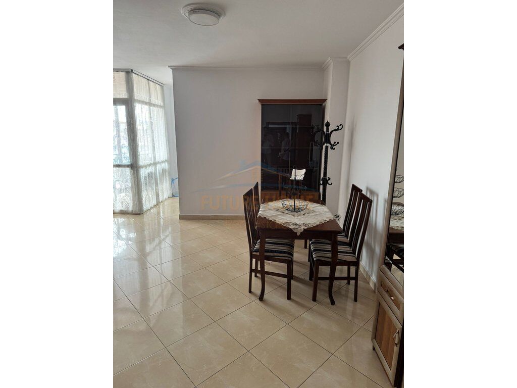 Qira, Apartament 2+1, Rruga e Barrikadave, Tiranë.