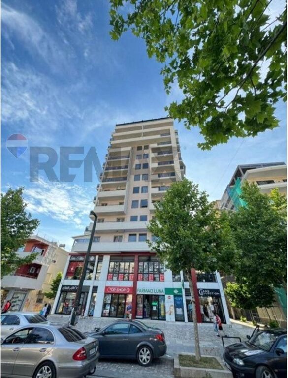 🏢 APARTAMENT 2+1+2 ME QIRA – BULEVARDI, VLORË