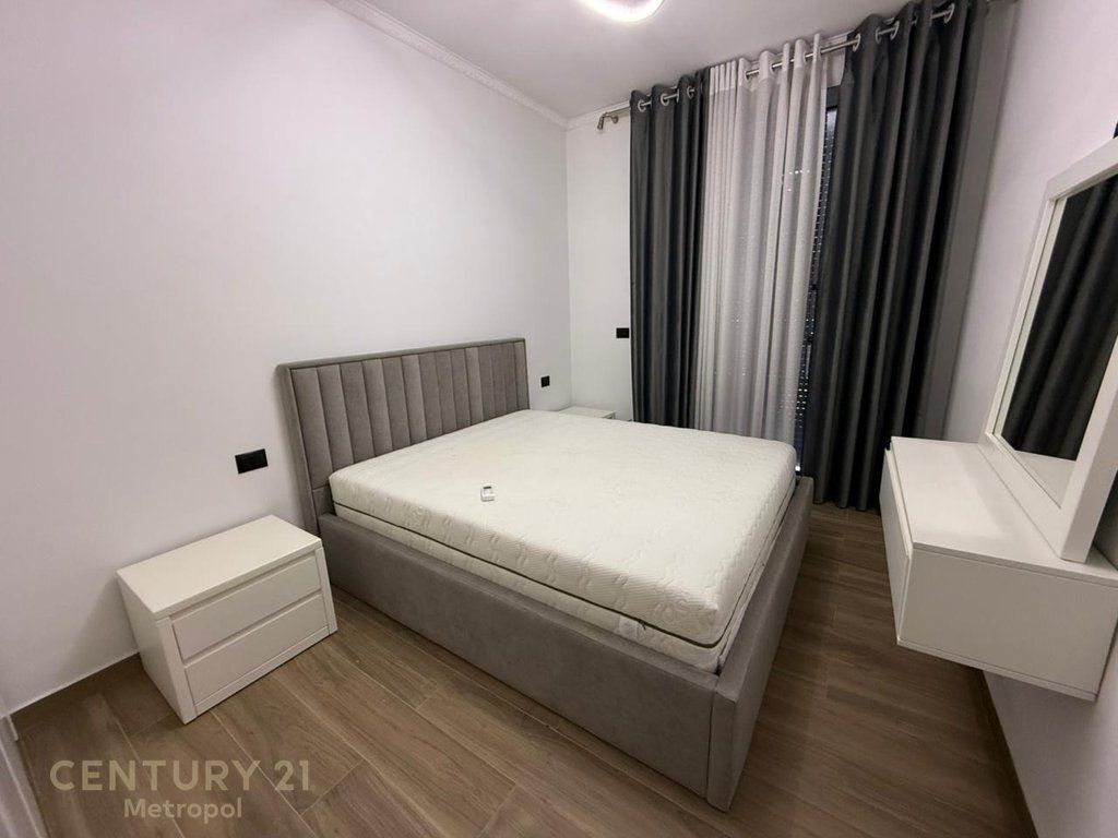Apartament me oborr 1+1+parkim per qira ne rezidence private- TEG!