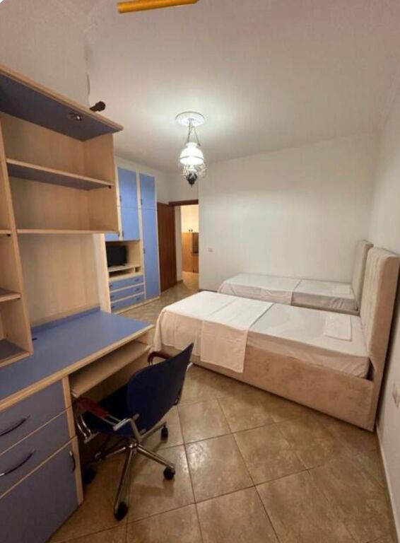 Apartament 2+1+2 me 2 Poste Parkimi te Rrethi i Ekonomikut, Rruga e Elbasanit
