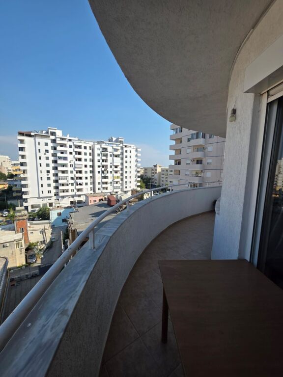 Apartament 2+2+2 në shitje – Plazh, pranë Rrugës Pavarësia