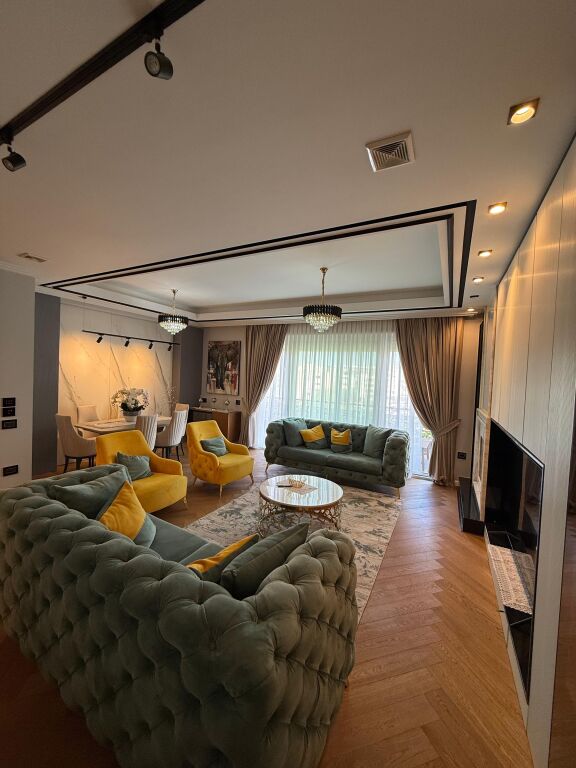 Shitet Apartament luksoz 2+1+ Parkim📍Liqeni i Thate