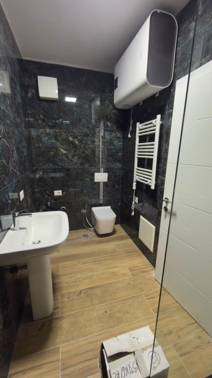 Qera, Apartament 3+1+2, Kompleksi Ndregjoni, Tirane . Empire72914