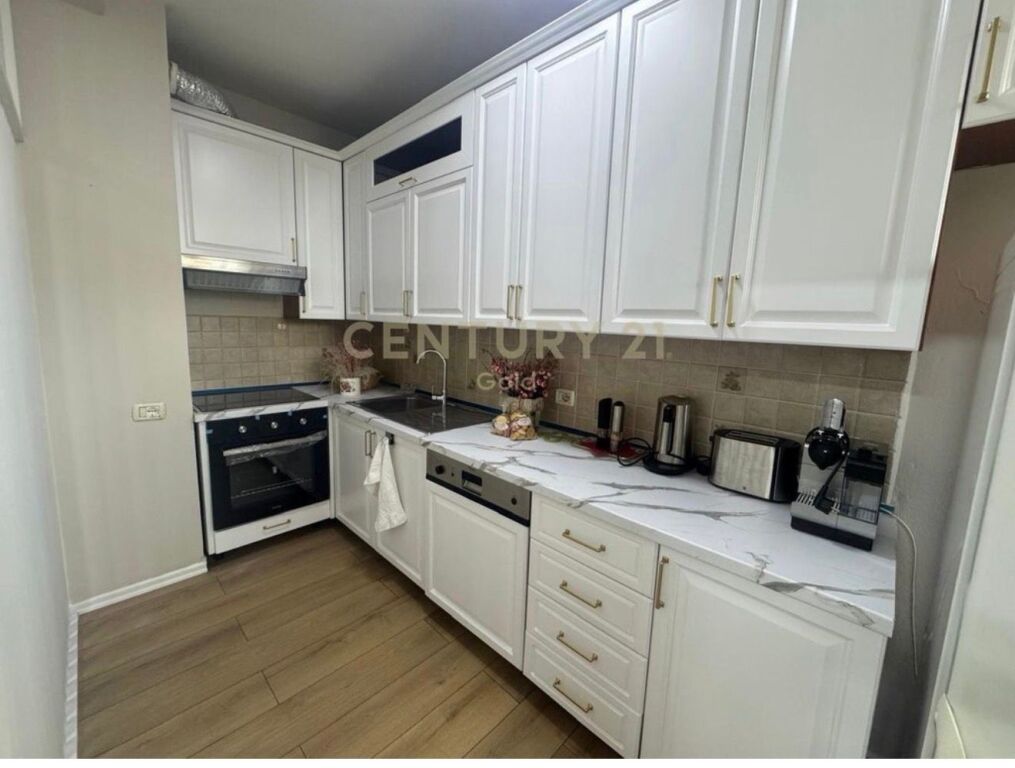 FOR RENT APARTMENT 2+1+2, OPPOSITE THE PARLIAMENT!!