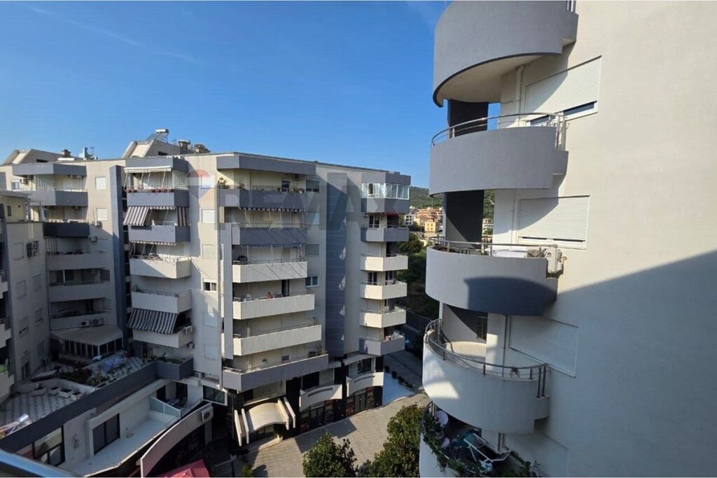 🏢 APARTMENT 1+1 FOR RENT – OSLO COMPLEX, LUNGOMARE, VLORA