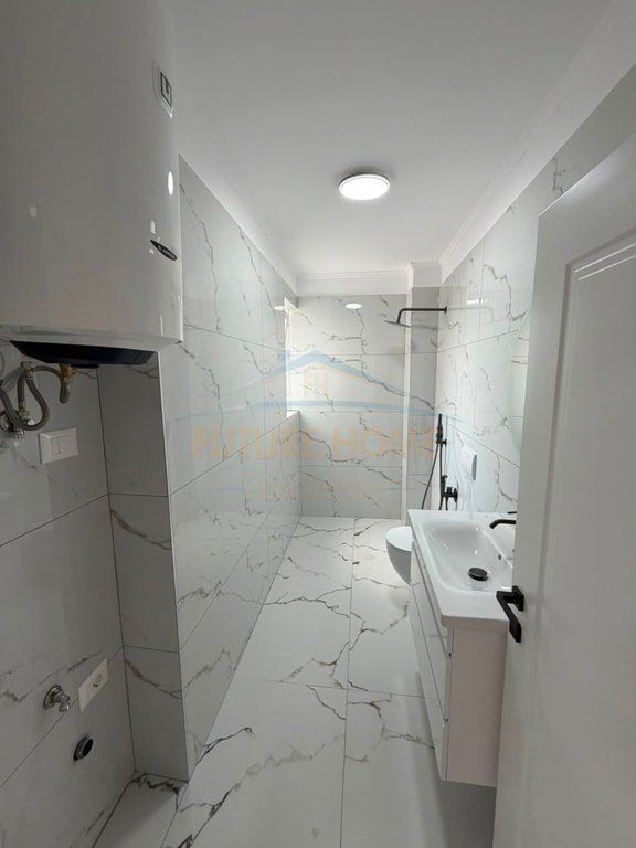 Shitet, Apartament 1+1, Rruga e Dibrës, Tiranë.