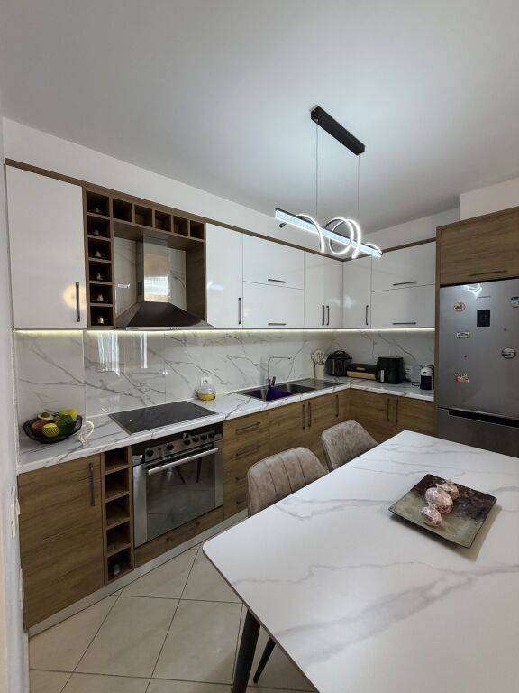Shitet Apartament 2+1 Rruga Besim Alla