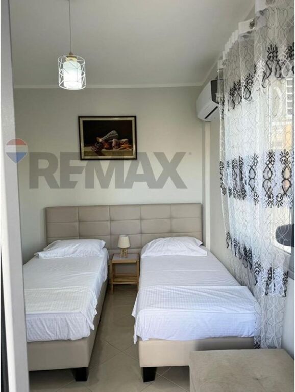 🏢 APARTAMENT 2+1+2 ME QIRA – BULEVARDI, VLORË