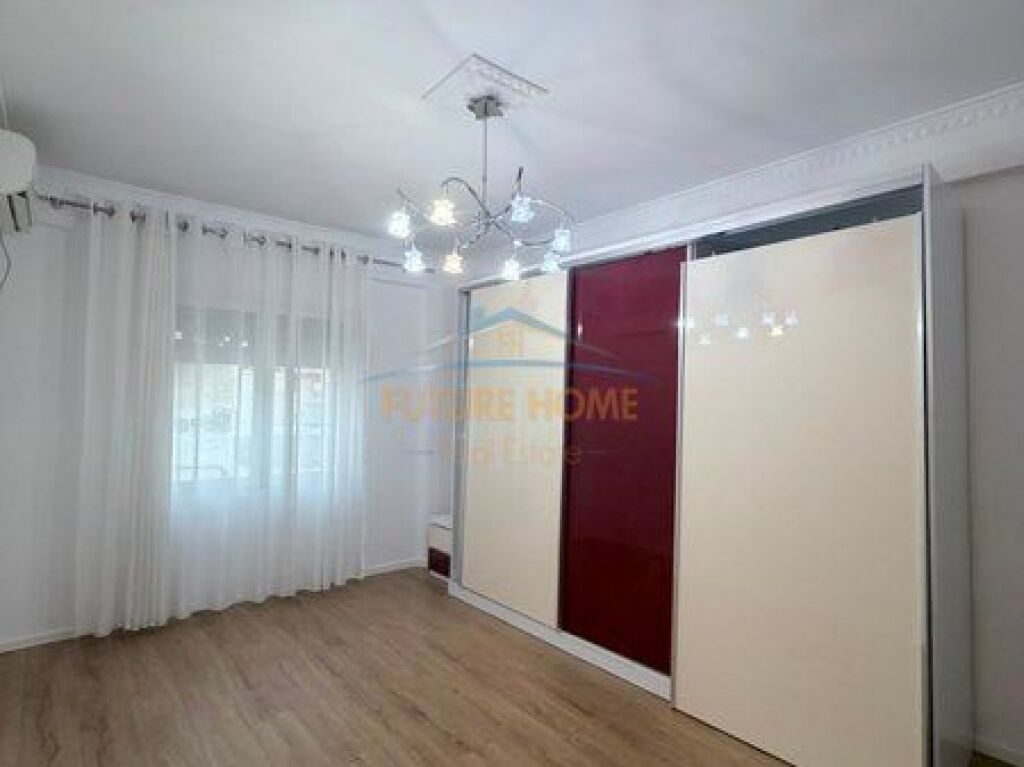 Shitet, Apartament 2+1, Kopshti Zoologjik, Tiranë.
