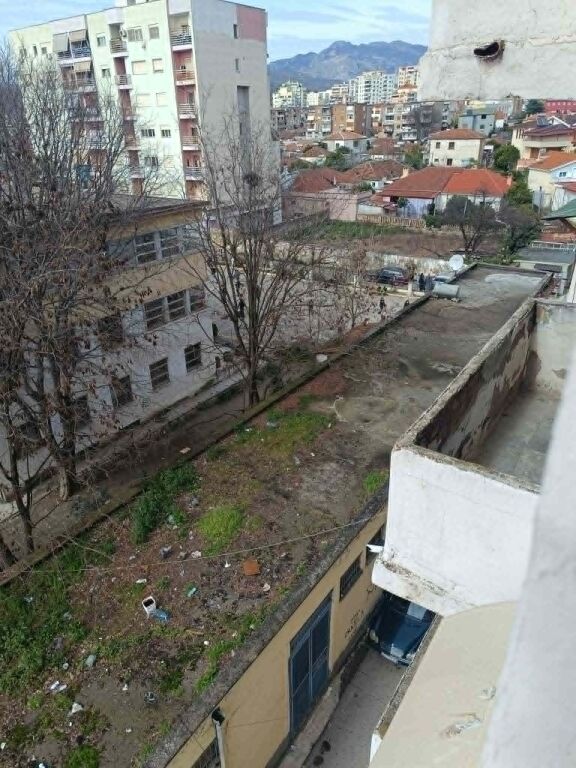 Shtëpi për shitje