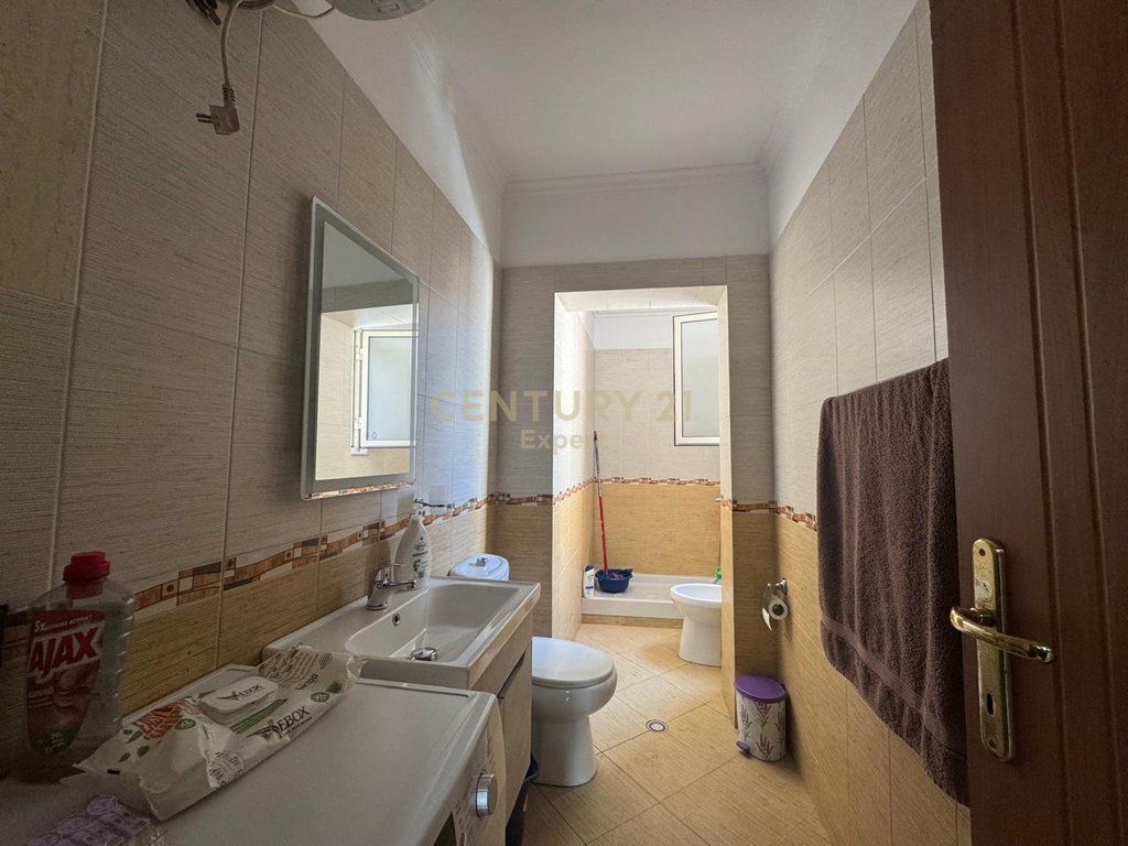 APARTAMENT 2+1 PER QIRA, RRUGA E DURRESIT 700 € /Muaj 70,000 Lekë /Muaj