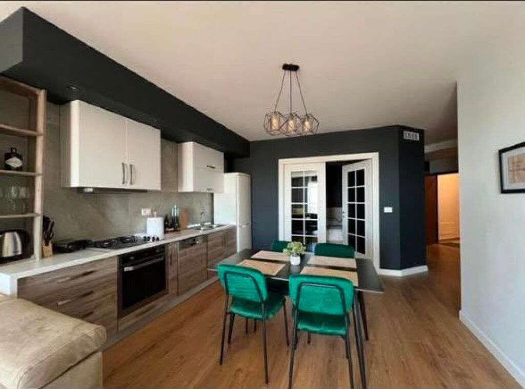 🌊 APARTAMENT ME QIRA – RRUGA E PORTIT, DURRËS