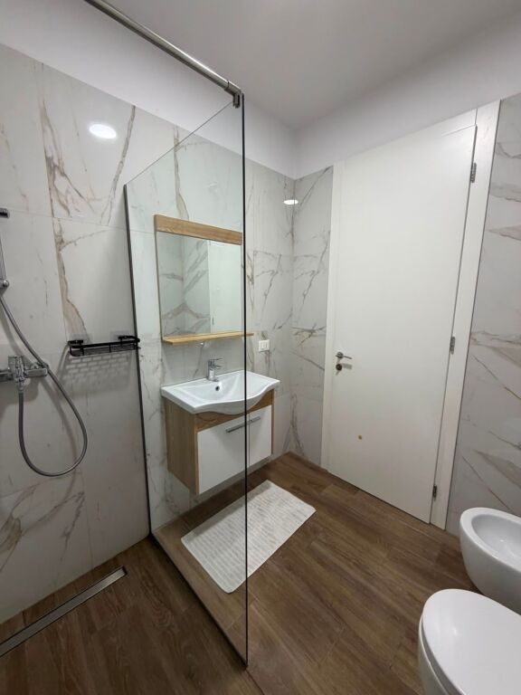 Appartamento in affitto 1+1+posto auto, complesso Delijotgji