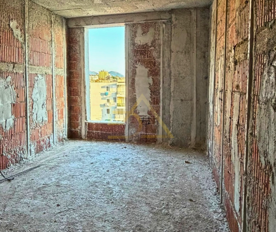 Apartament 2+1+2 për Shitje – Ali Dem, Tiranë