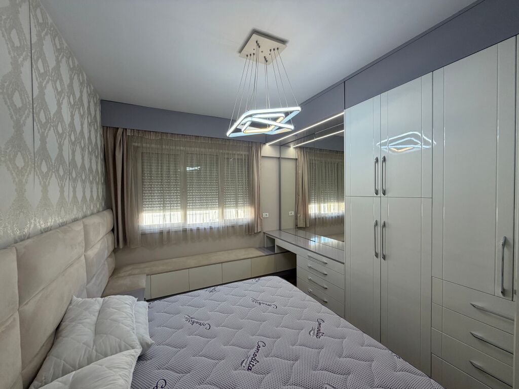 Rent, Apartment 2+1+2, Paris Commune, Kristal Center, Tirane