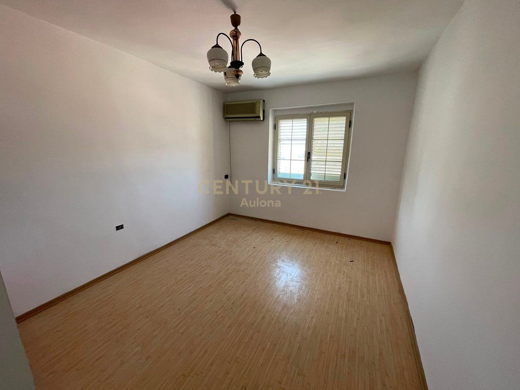 APARTAMENT 2+1 PER SHITJE TE KOMISARIATI I POLICISE VLORE
