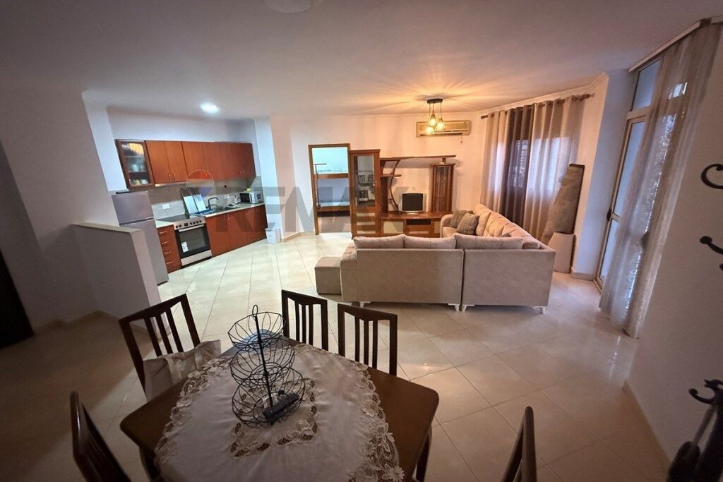 Apartament 2+1 me qera Rr.Barrikadave