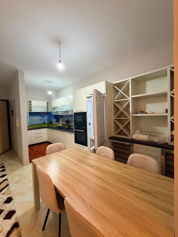 Jepet Me Qera Apartament 2+1+1 Ballkon